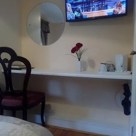 Konukevi Corrib View H91rr72 3*